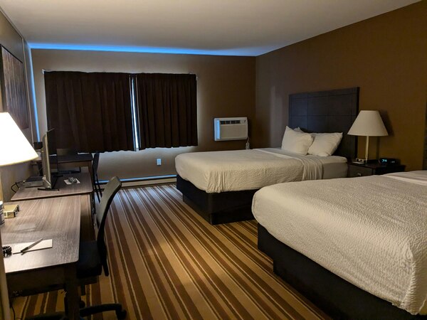 2 Queen Beds Non Smoking Photo 1