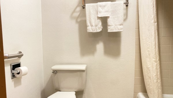 1 Queen Bed Non Smoking Photo 5