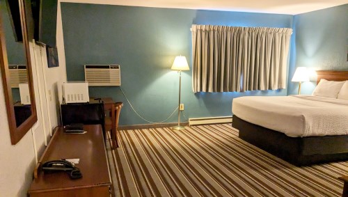 1 King Bed Superior Non Smoking Photo 2