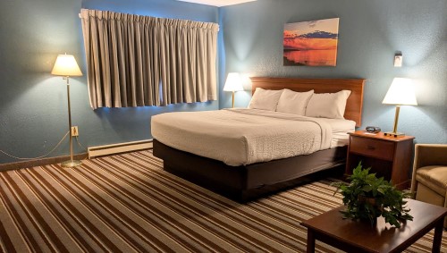 1 King Bed Superior Non Smoking Photo 1