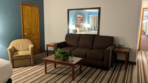 1 King Bed Superior Non Smoking Photo 4